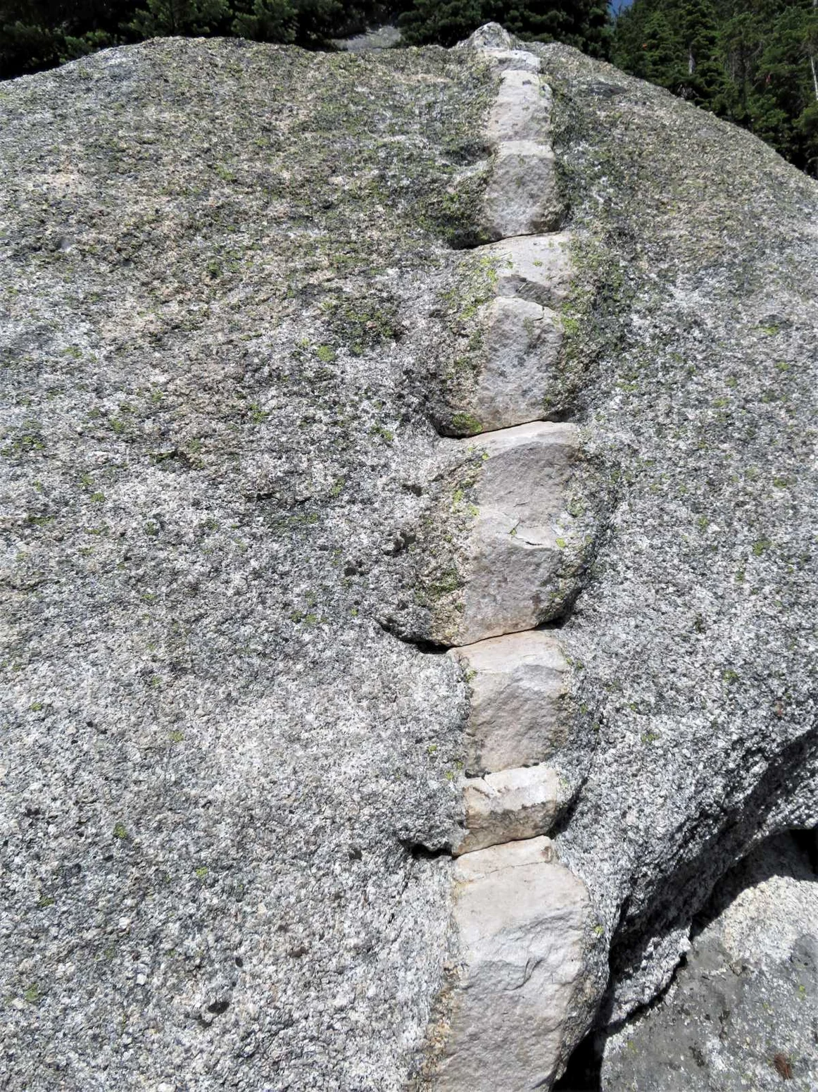 Granite boulder with step-like shapes in the Guanaco Peak area
